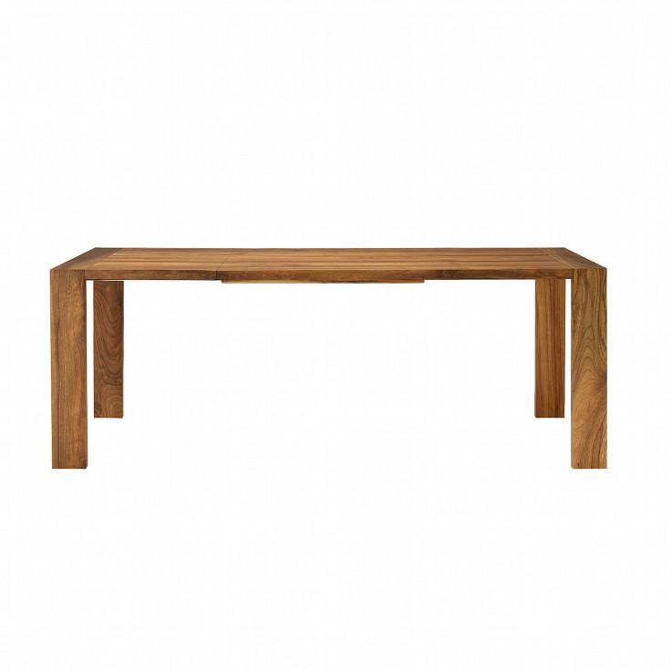 The D 174 Dining Table combines classica