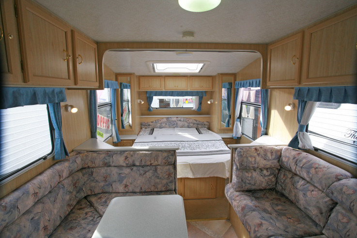 2004 Majestic Gold Tourer 18' Caravan 