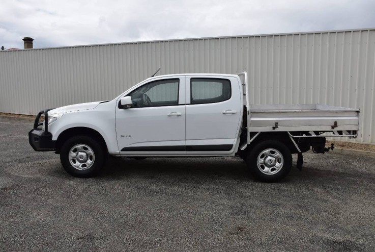 17 Alloy wheels, bluetooth system, cruis
