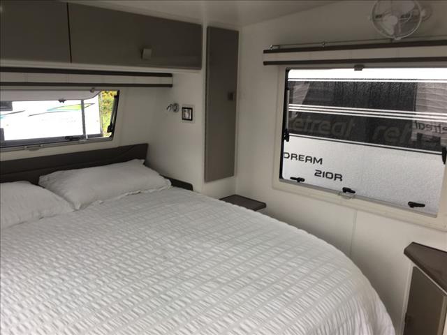 2017 RETREAT HAMILTON 210C CARAVAN 