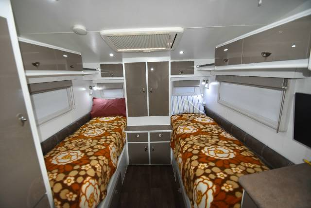 2015 OLYMPIC KINGFISHER CARAVAN 2 AXLE E