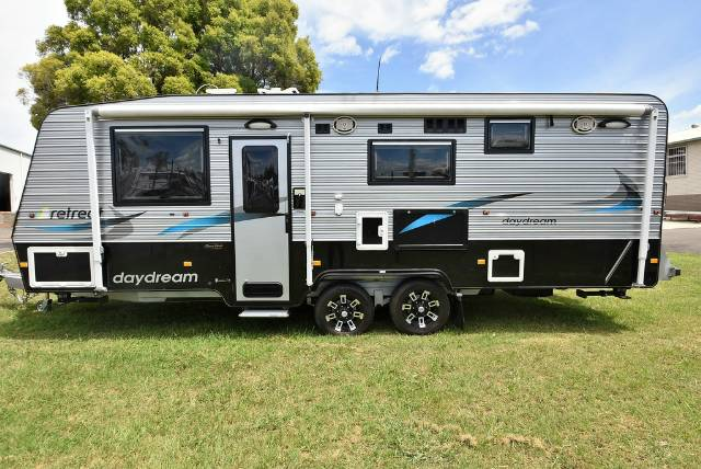 USED 2014 RETREAT DAYDREAM CARAVAN