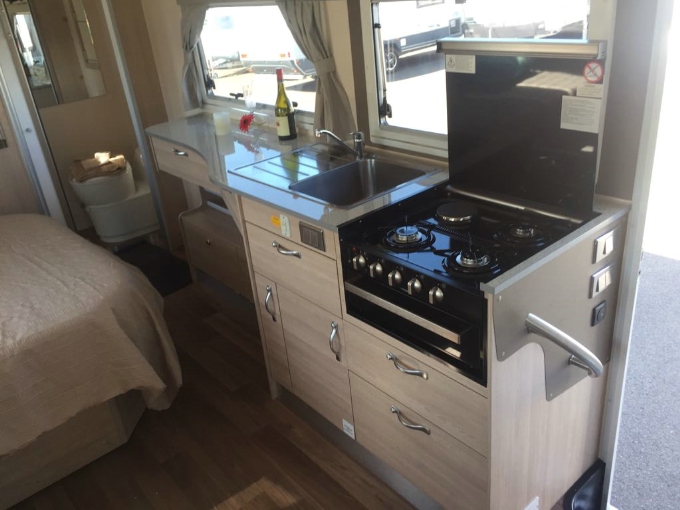 AVIDA BIRDSVILLE C7424SL (2018)