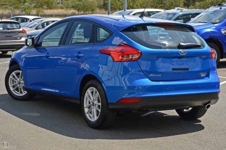 2017 Ford Focus Trend Sedan (Blue) 