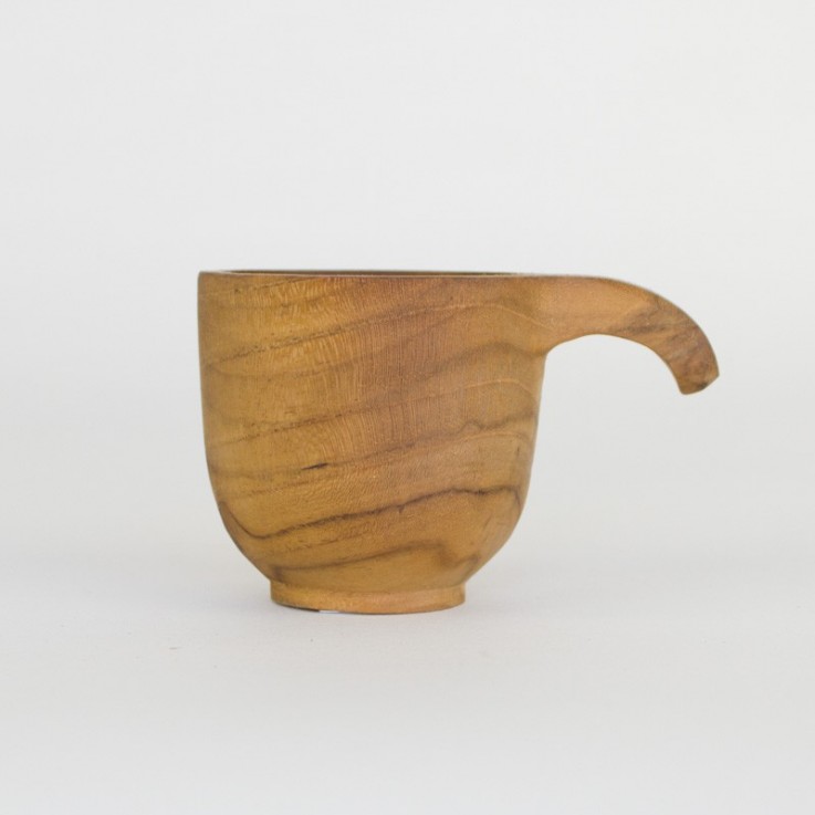 Wooden cup with handle