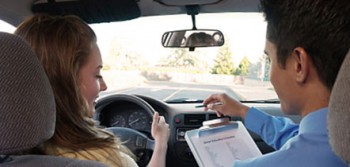 Provide Driving Lessons with Lets Pass Driver Training in Melbourne