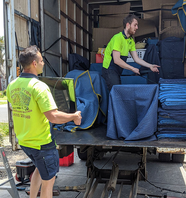 LOOKING FOR CUSTOMISED & COST EFFECTIVE PACKING AND MOVING SERVICE? HIRE US