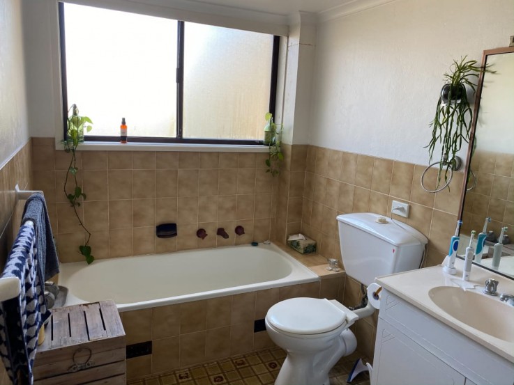 Private room with shared bathroom sydney