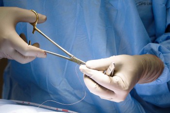 Correct your spinal cord injury with best back and spine surgeon