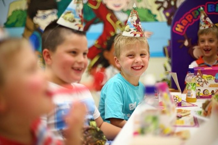 Franchise Cafe and Coffee Shop Entertainment