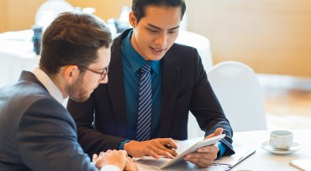 Why A Business Advisor Is Important And How Can You Hire The Best One?