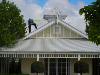 Expert Roof Cleaning Specialists – Sydneyroofconstruction.com.au