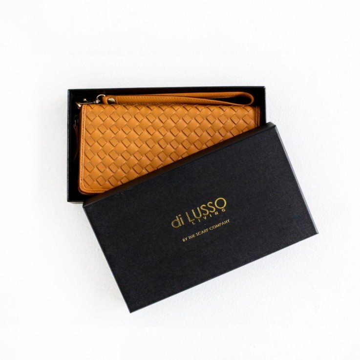 Are You Looking for Designer Wallets for