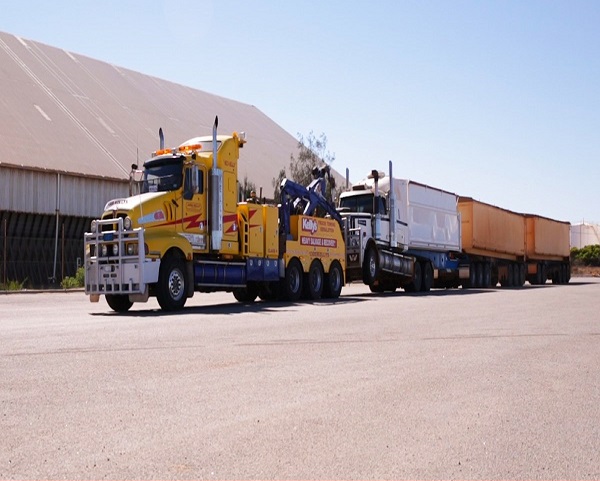 Towing Service Geraldton - Kelly’s Truck Towing