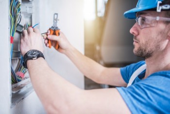 Enrol now for electrical courses in Perth and give a spark to your career