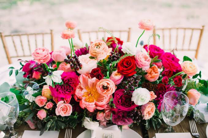 Making your own wedding flower arrangeme