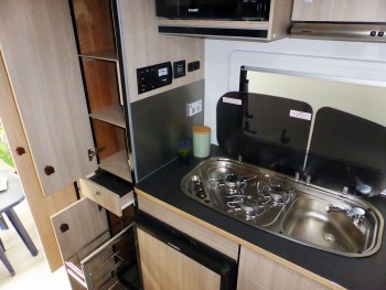 Ozcape Woondabaa Slide-On 