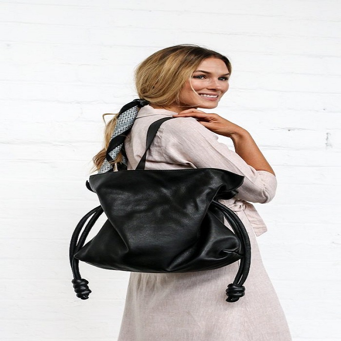Browsing for Wholesale Leather Bags?