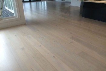 Timber Floor Polishing in Melbourne | 04