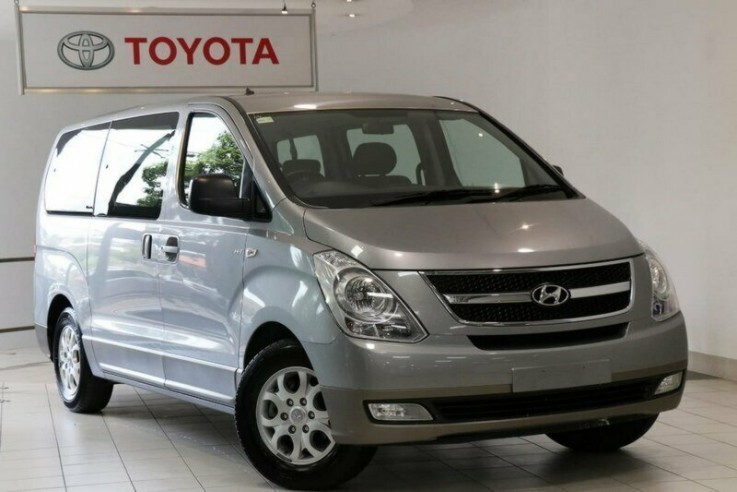 2015 Hyundai iMAX Wagon (Silver)