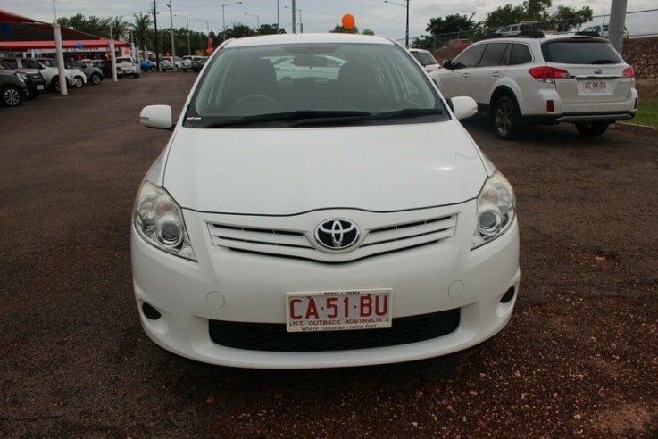  Toyota Corolla Ascent Hatchback 2012