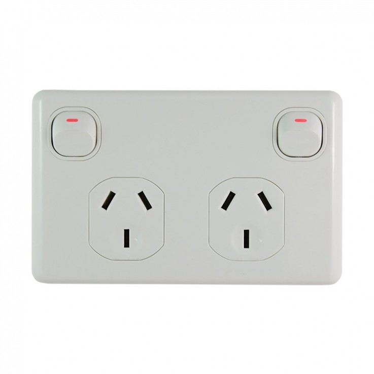 CONNECTED' DOUBLE POWER OUTLET