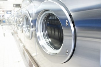 How Smart Washing Machines Transform Laundry Operations