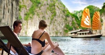 Book Vietnam Honeymoon Vacations Package within Your Budget