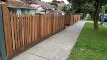 Hiring Picket Fences Services in Melbourne Will Help You Prevent Problems 
