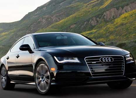 TRAVEL IN COMFORT & CONVENIENCE WITH CORPORATE LIMO CAR RENTAL IN GOLD COAST