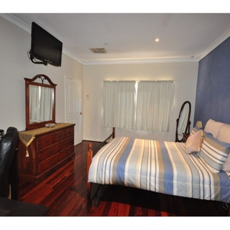 HOUSE FOR RENT IN DIANELLA