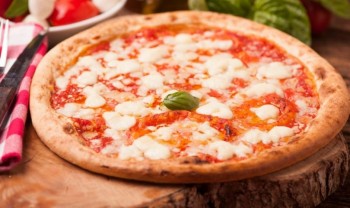 Delicious Burger and Pizza !! Get 5% off