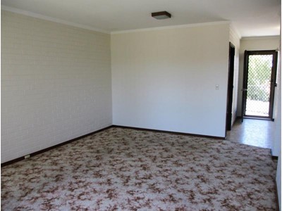 2x1 Located in Spearwood