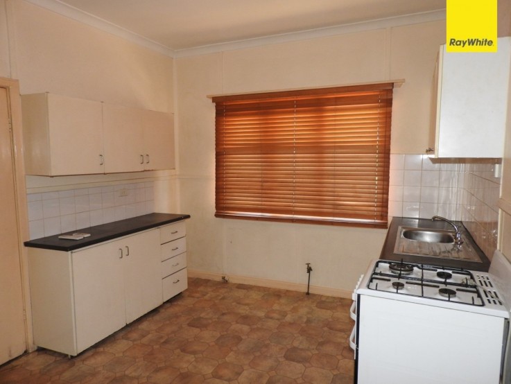 HOUSE FOR SALE IN ARMADALE