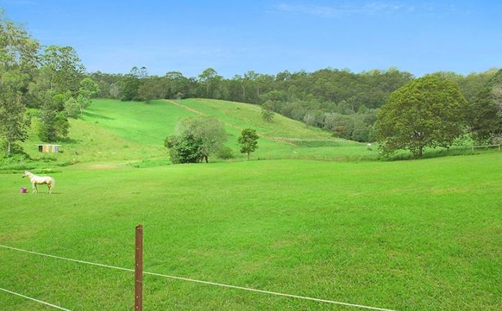 Stunning 8 acre equine property
