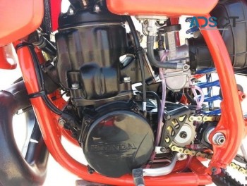 HONDA CR500. ENGINE AND PARTS