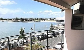 32/7 Jetty Road  @ $400 Weekly