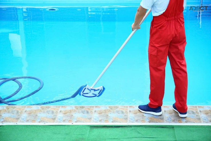 Pool cleaning Services