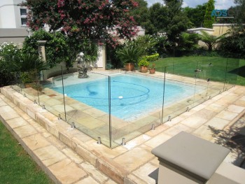 Clear Brilliance - Frameless glass pool fencing Melbourne