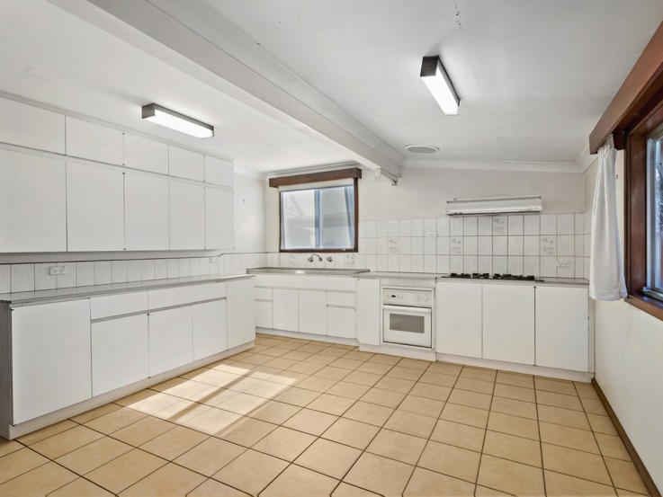 5X2 RURAL HOME IN WAGGRAKINE!