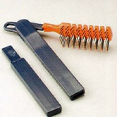 Long handled style brush