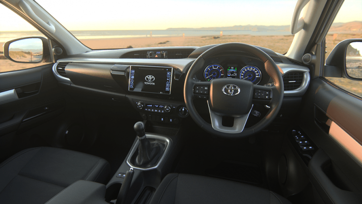  2017 Toyota HiLux 4x4 SR5 Extra-Cab Pic