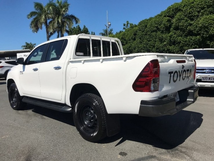 2016 Toyota Hilux Sr Utility (White)