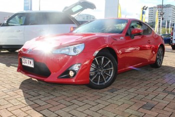 2013 TOYOTA 86 ZN6 GT COUPE.