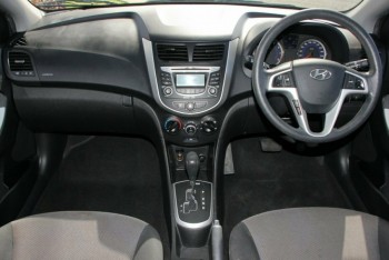 2012 Hyundai Accent Active