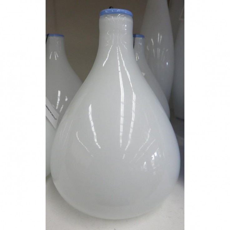 White Vase teardrop