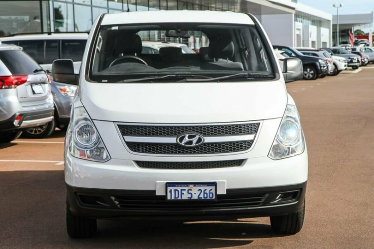 2009 Hyundai Iload Crew Cab Van (White)