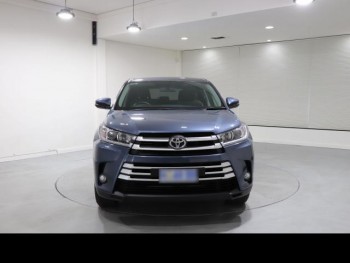 TOYOTA KLUGER GX (4X2) 2017