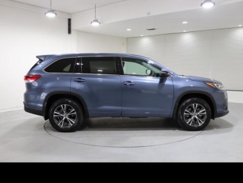 TOYOTA KLUGER GX (4X2) 2017