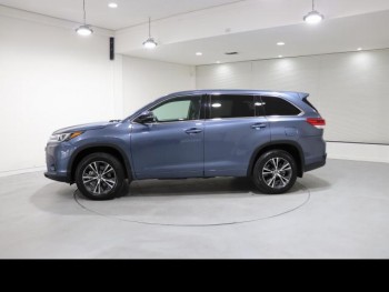 TOYOTA KLUGER GX (4X2) 2017